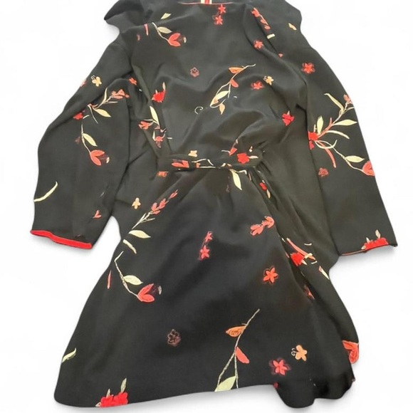 Floral Robe - Picture 2 of 3